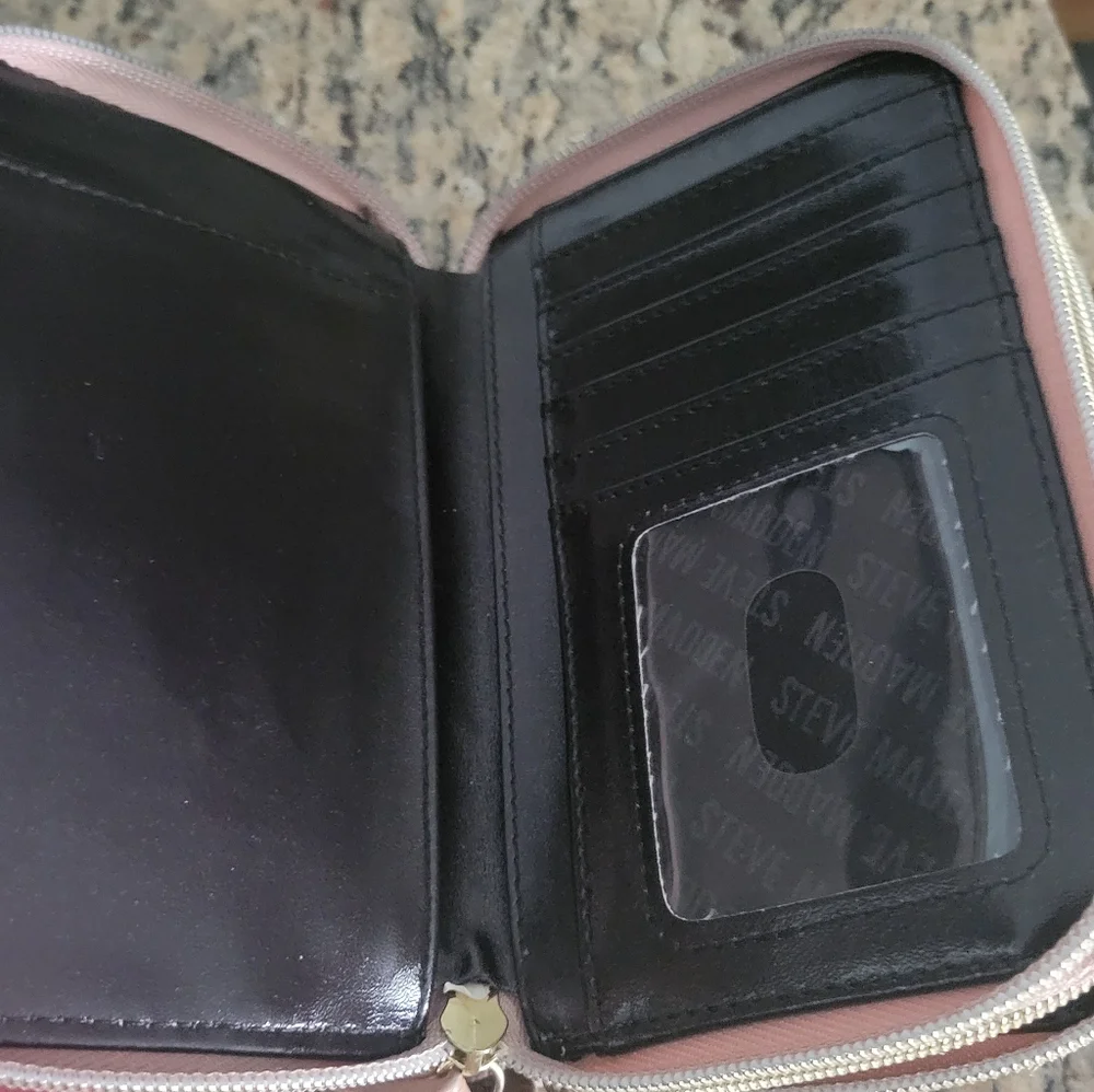 Steve‎ Madden wristlet/wallet